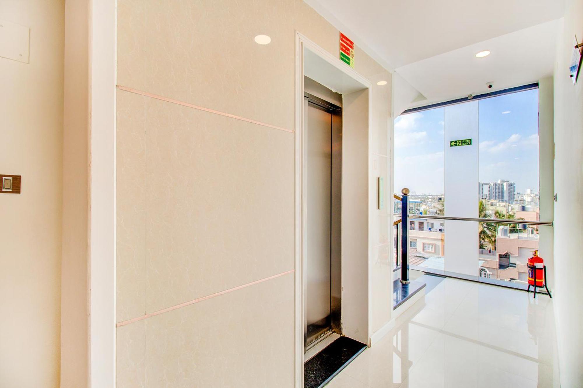 Fabhotel The Royal Suites - Nr Gopalan Innovation Mall Bengalúr Exteriér fotografie