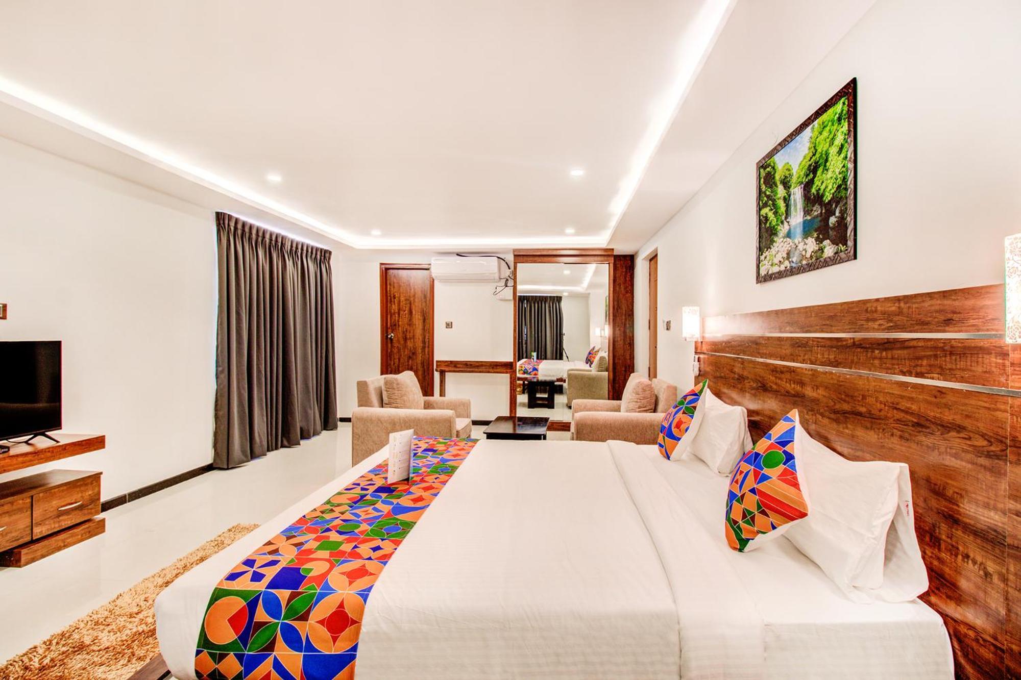 Fabhotel The Royal Suites - Nr Gopalan Innovation Mall Bengalúr Exteriér fotografie